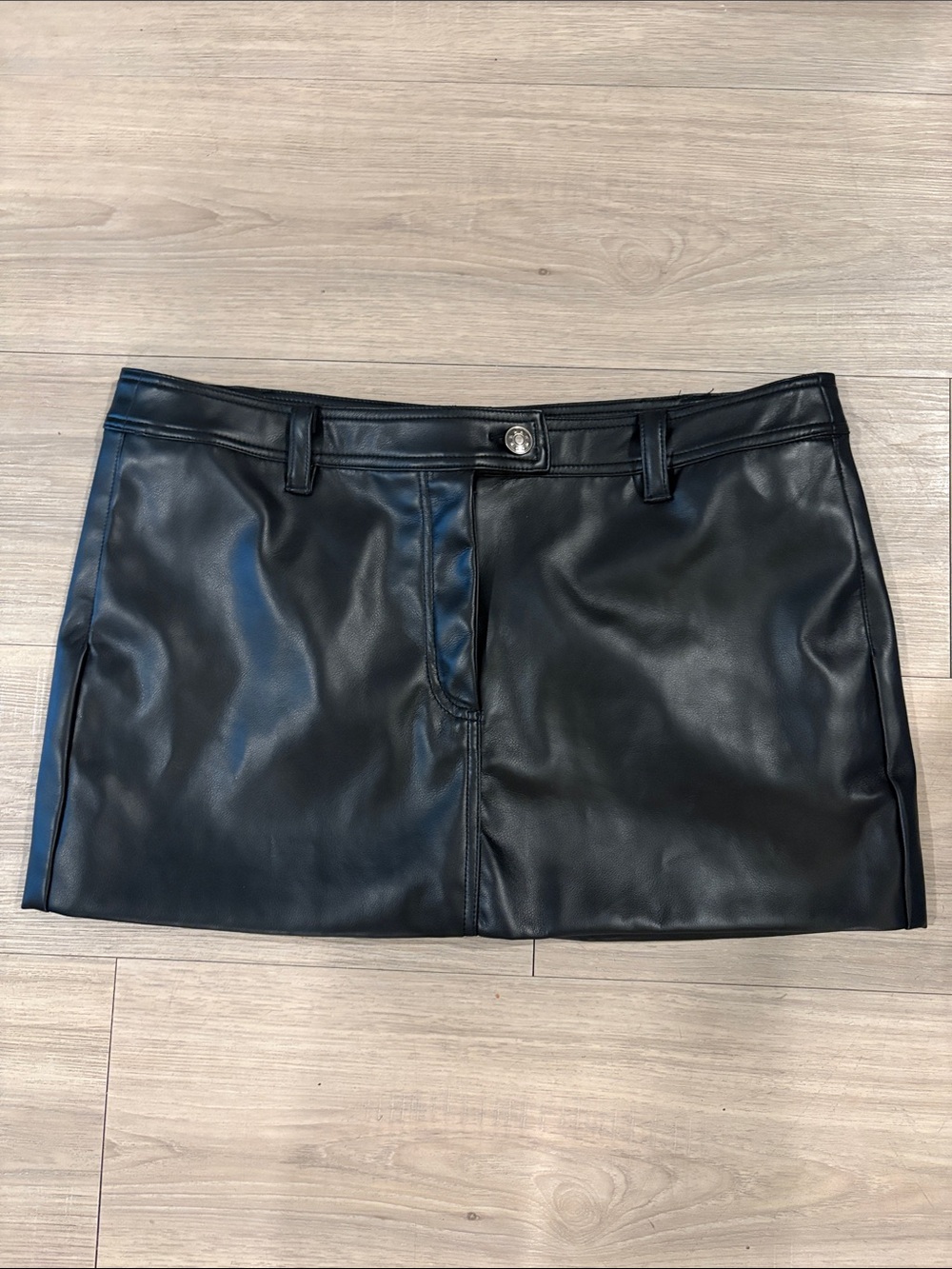 Black Faux Leather Mini Skirt (blush boutique)